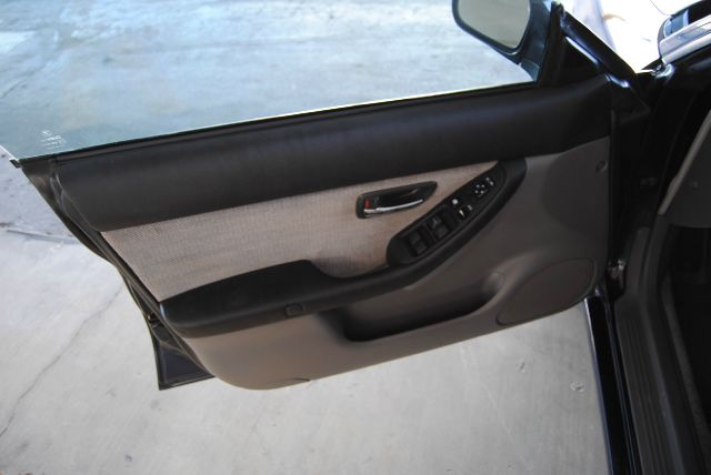 Subaru Legacy 2000 photo 21