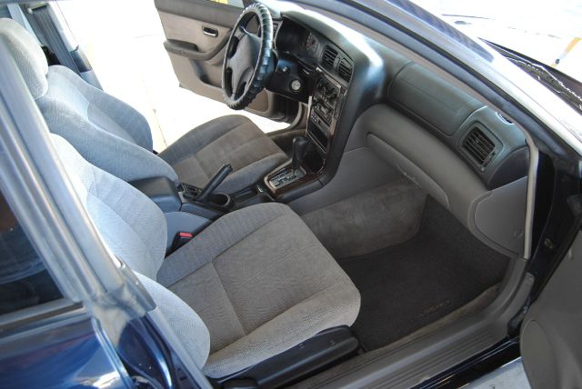 Subaru Legacy 2000 photo 22