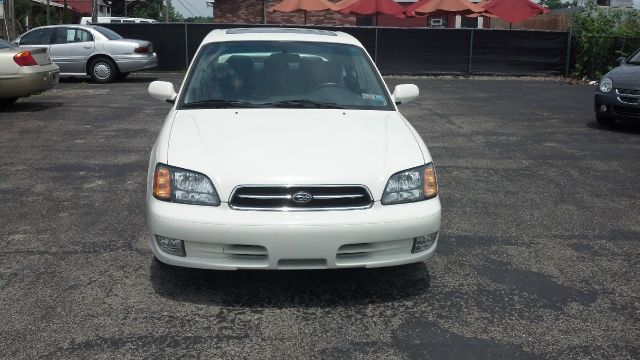 Subaru Legacy 2000 photo 4