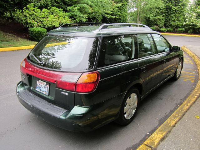Subaru Legacy 2000 photo 1