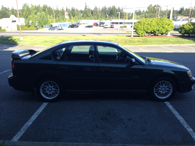 Subaru Legacy 2000 photo 2