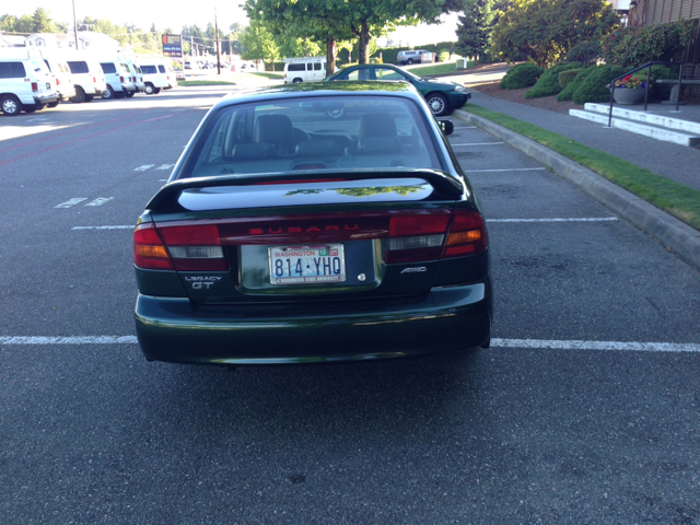 Subaru Legacy 2000 photo 1