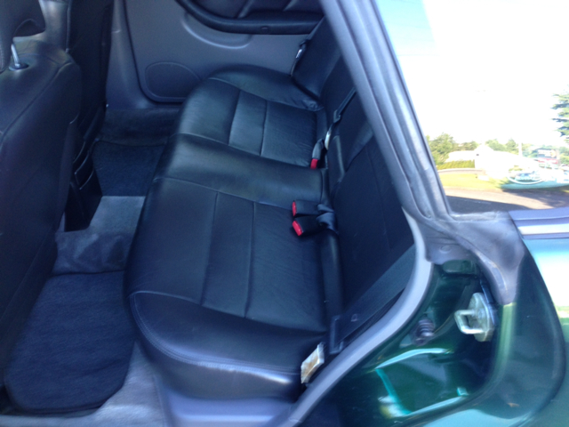 Subaru Legacy 2000 photo 2