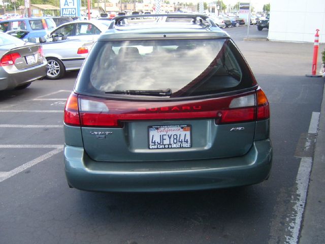 Subaru Legacy 2000 photo 1