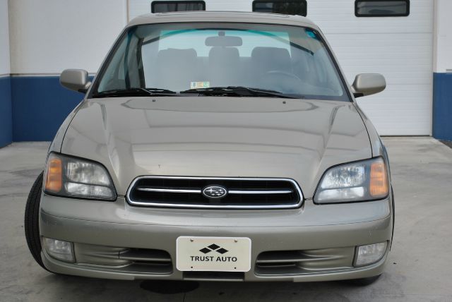 Subaru Legacy 2000 photo 0
