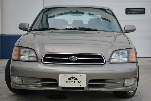 Subaru Legacy 2000 photo 1