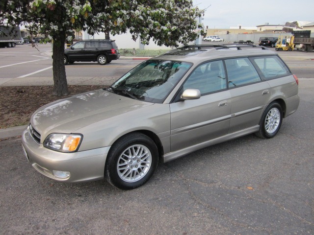 Subaru Legacy 2000 photo 4