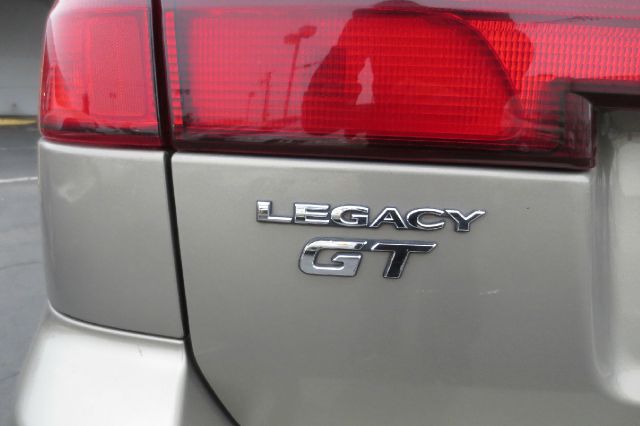 Subaru Legacy 2000 photo 3