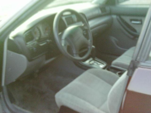 Subaru Legacy 2000 photo 4