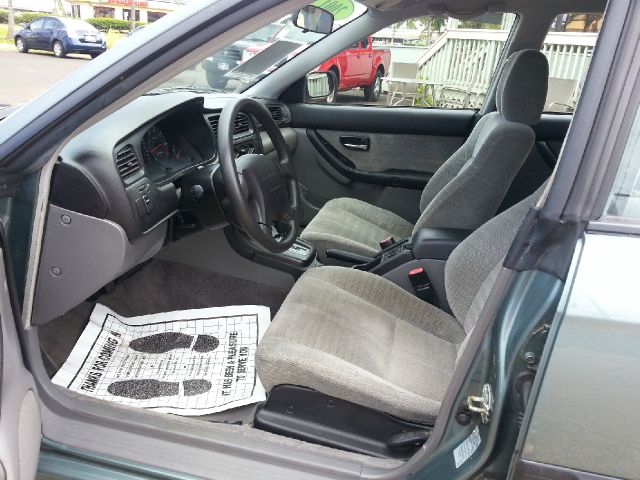 Subaru Legacy 2001 photo 1