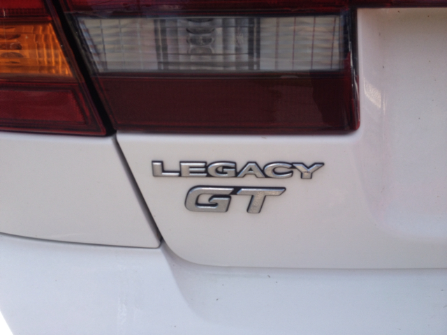 Subaru Legacy 2001 photo 0