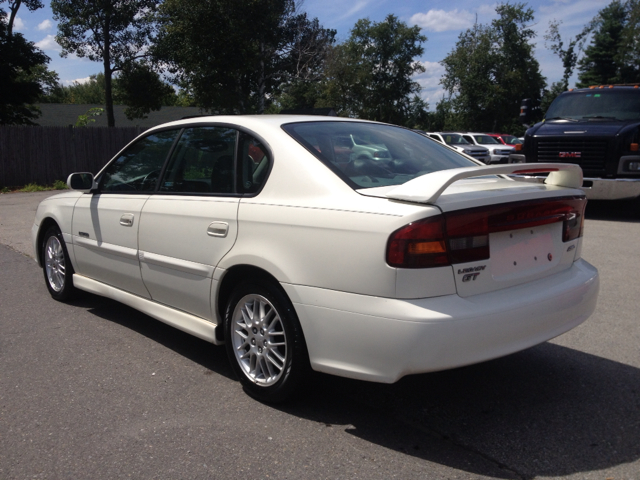 Subaru Legacy 2001 photo 2