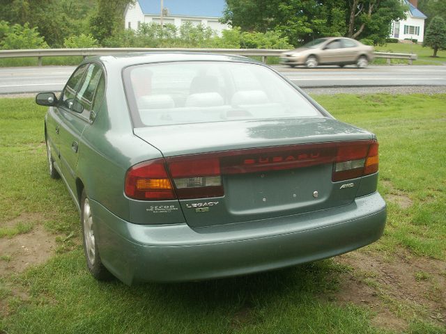 Subaru Legacy ESi Sedan