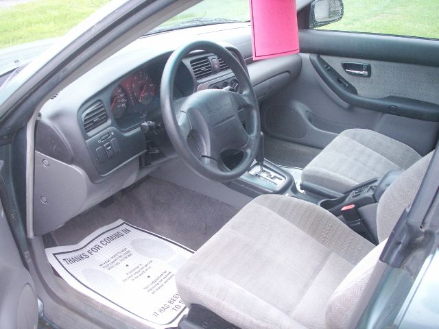 Subaru Legacy 2001 photo 1