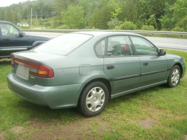 Subaru Legacy 2001 photo 2
