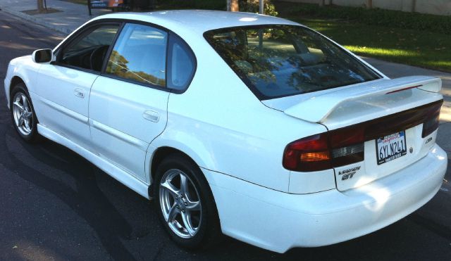 Subaru Legacy 2001 photo 2