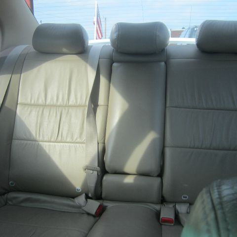 Subaru Legacy 2001 photo 2