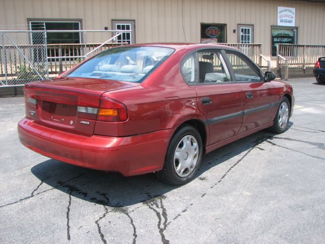 Subaru Legacy 2002 photo 1