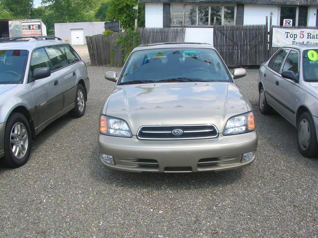 Subaru Legacy 2002 photo 2