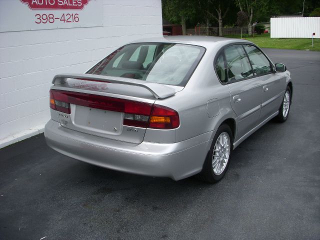 Subaru Legacy 2004 photo 2