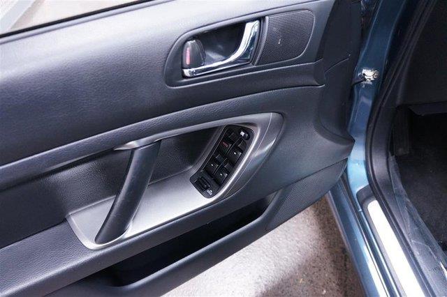 Subaru Legacy 2005 photo 8