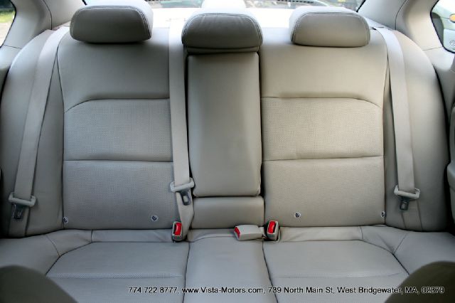 Subaru Legacy 2005 photo 10