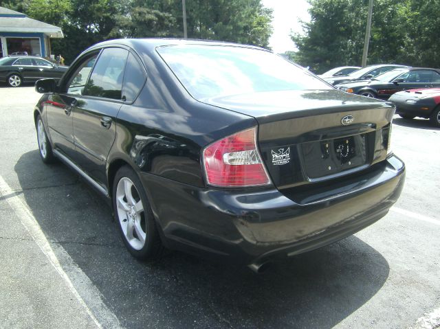 Subaru Legacy 2005 photo 1