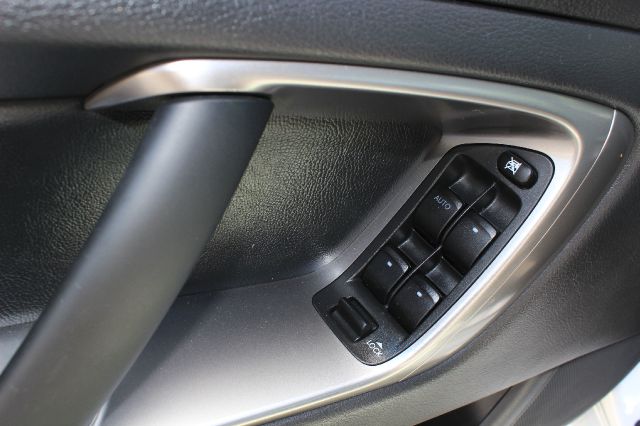 Subaru Legacy 2005 photo 15