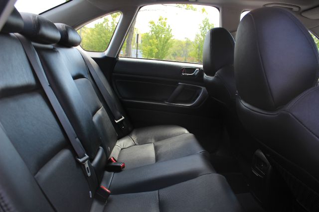 Subaru Legacy 2005 photo 16