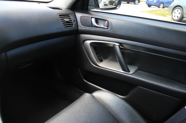 Subaru Legacy 2005 photo 9