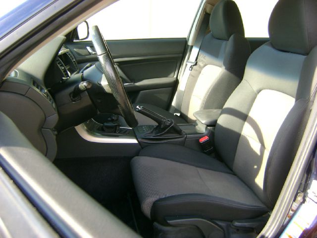 Subaru Legacy 2005 photo 1
