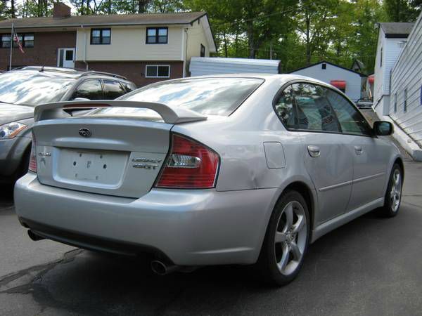 Subaru Legacy 2005 photo 2