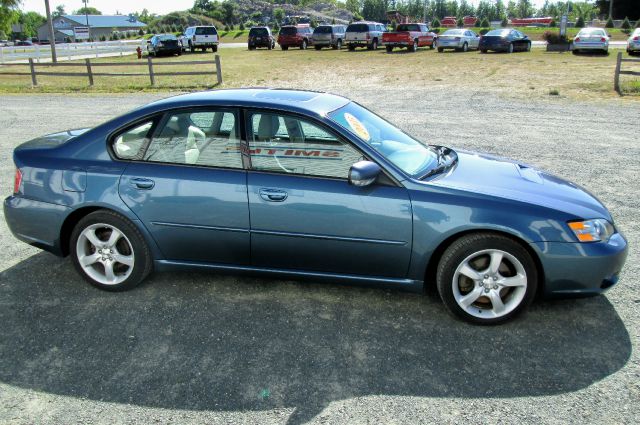 Subaru Legacy 2005 photo 2