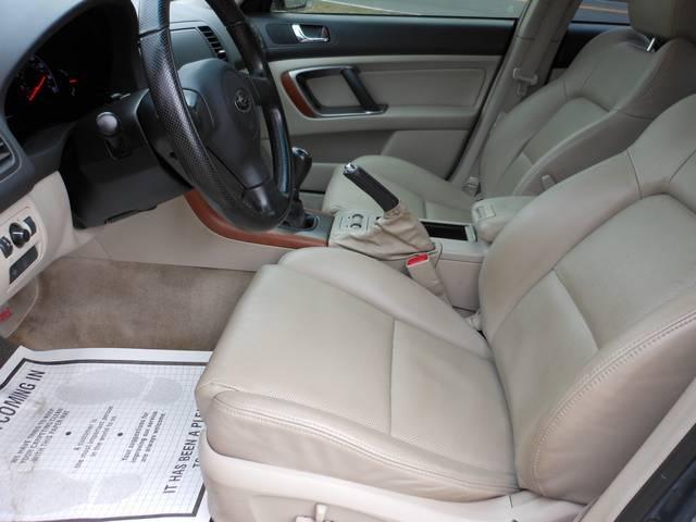 Subaru Legacy 2005 photo 2