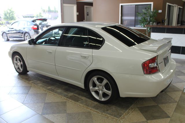 Subaru Legacy 2005 photo 2