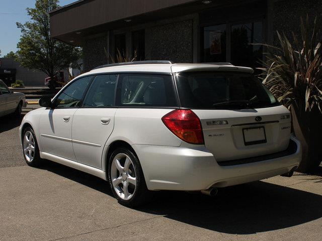 Subaru Legacy 2006 photo 1