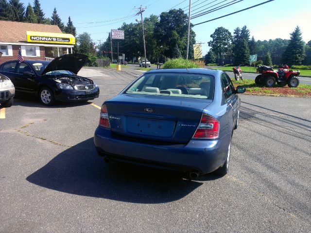 Subaru Legacy 2006 photo 1