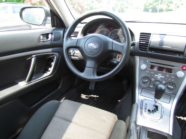 Subaru Legacy LS Extended Cab 2WD AT Sedan