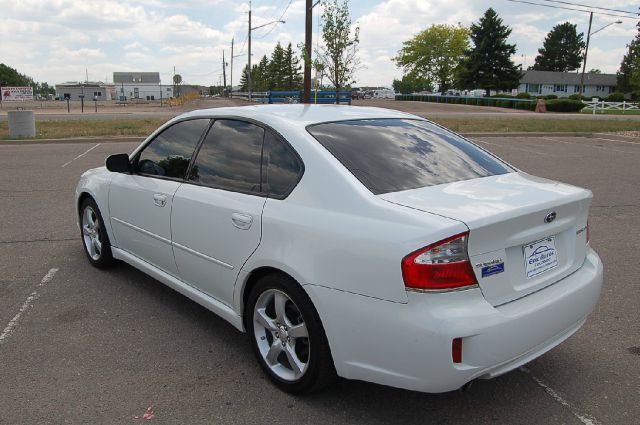Subaru Legacy 24 Sedan