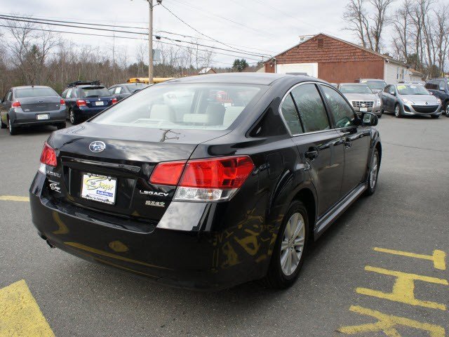Subaru Legacy 2010 photo 1
