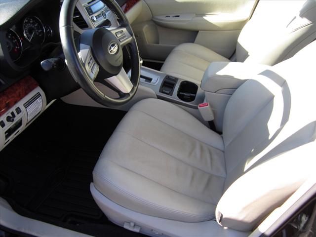 Subaru Legacy 2010 photo 3