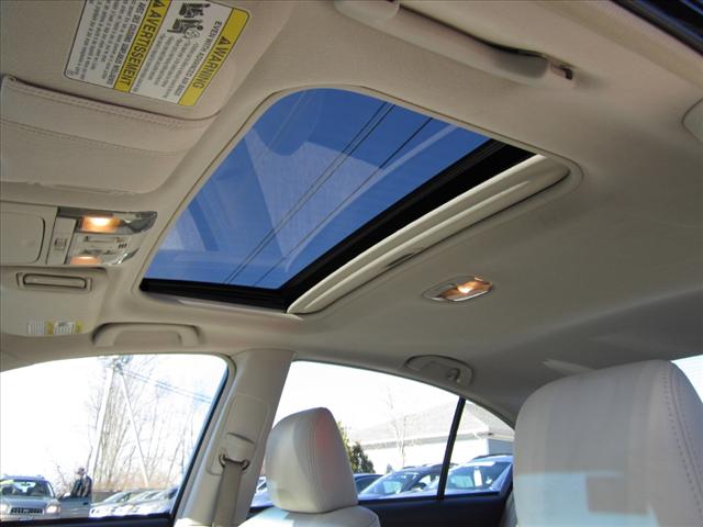 Subaru Legacy 2010 photo 4