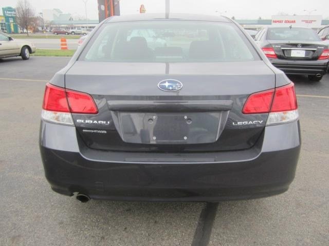Subaru Legacy 2010 photo 4