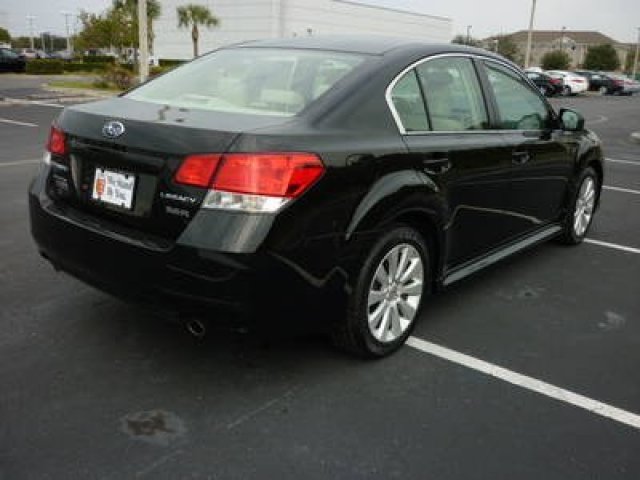 Subaru Legacy 2010 photo 4