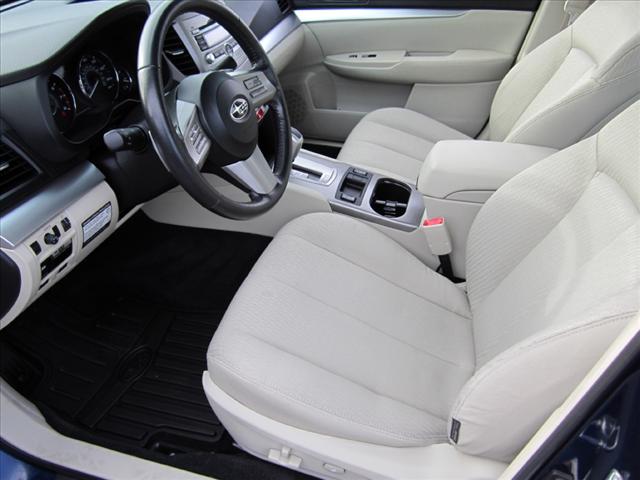 Subaru Legacy 2010 photo 3