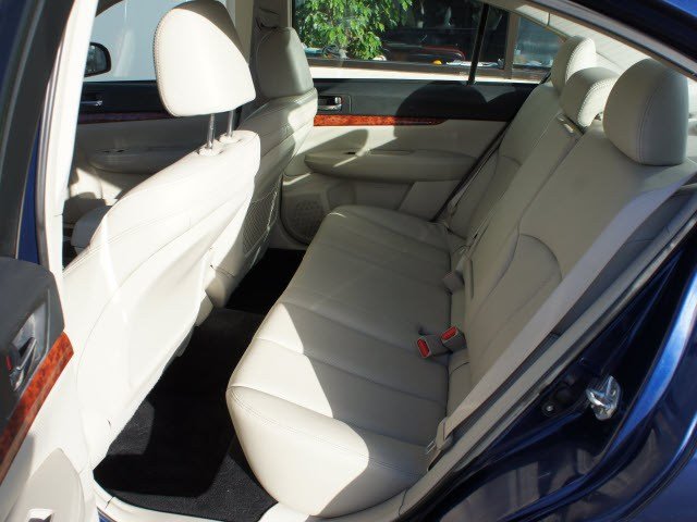 Subaru Legacy 2010 photo 4