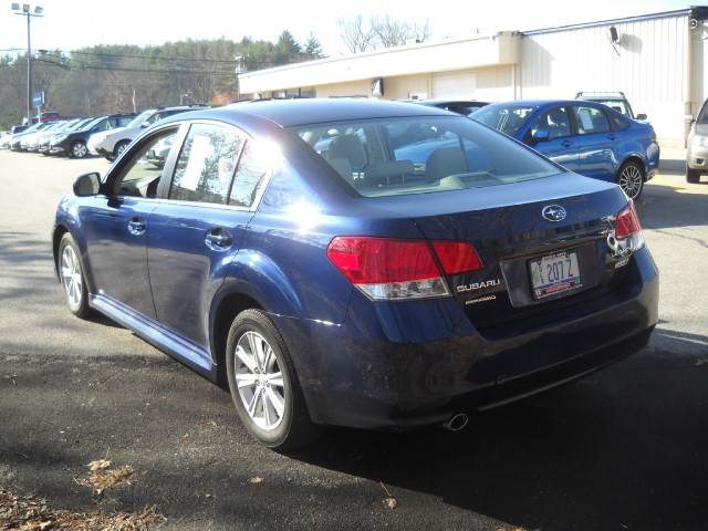 Subaru Legacy 2010 photo 4