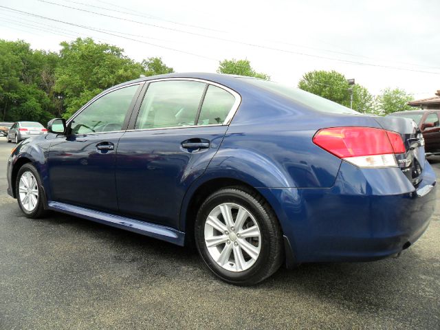 Subaru Legacy 2010 photo 1