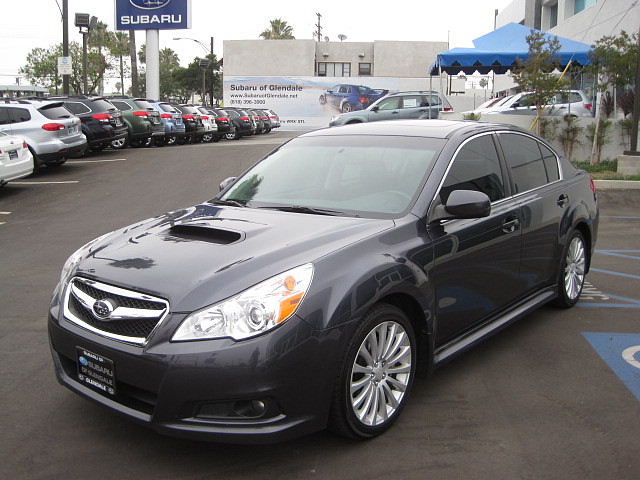 Subaru Legacy 2010 photo 2