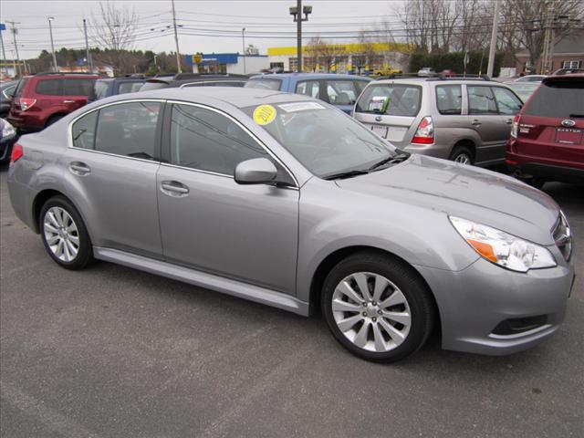 Subaru Legacy 2010 photo 2